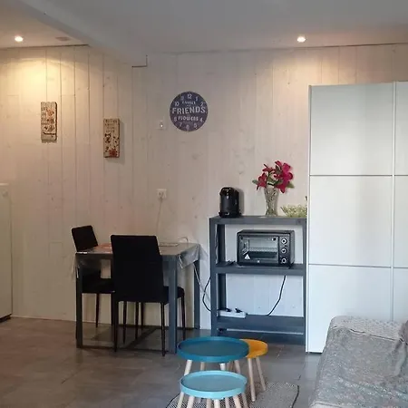 Apartamento Appartement F2 cosy au calme